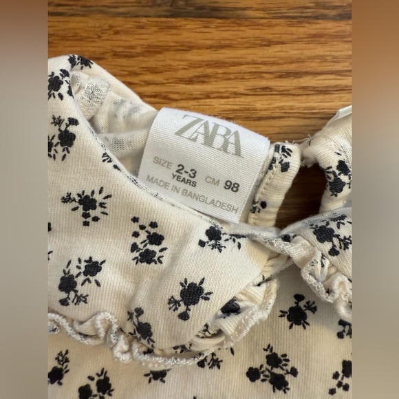 Zara Cream Long Sleeve Top with Black Floral Print and Peter Pan Collar 2-3 year - Picture 9 of 9